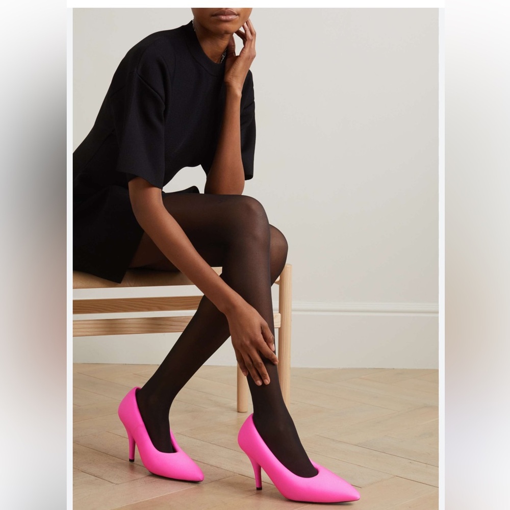 Balenciaga XL padded satin pinkos in discharge - NWT- in original box - size 9